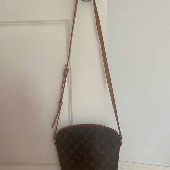 Authentic Louis Vuitton Drouot crossbody handbag - Picture 4 of 6